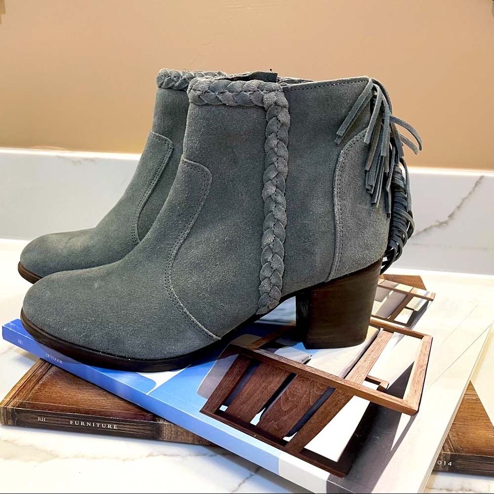 EUC Matisse Lucinda Suede Fringe Stacked Heel Ankle Bootie